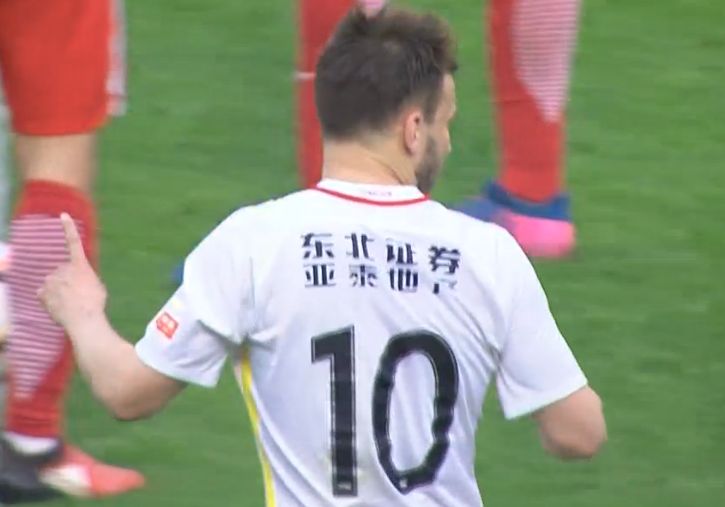据Opta数据统计，本赛季卢卡库已经代表罗马出场16次并打进10球。